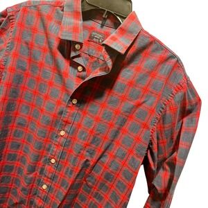 UNTUCKit Men CARMENENT 40209 Medium Long Sleeve Button Down Red Blue Plaid Shirt